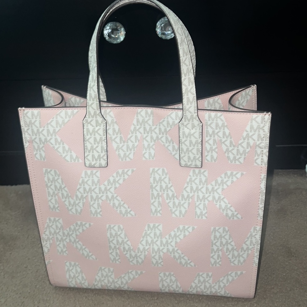Michael Kors Tote - Picture 2 of 7